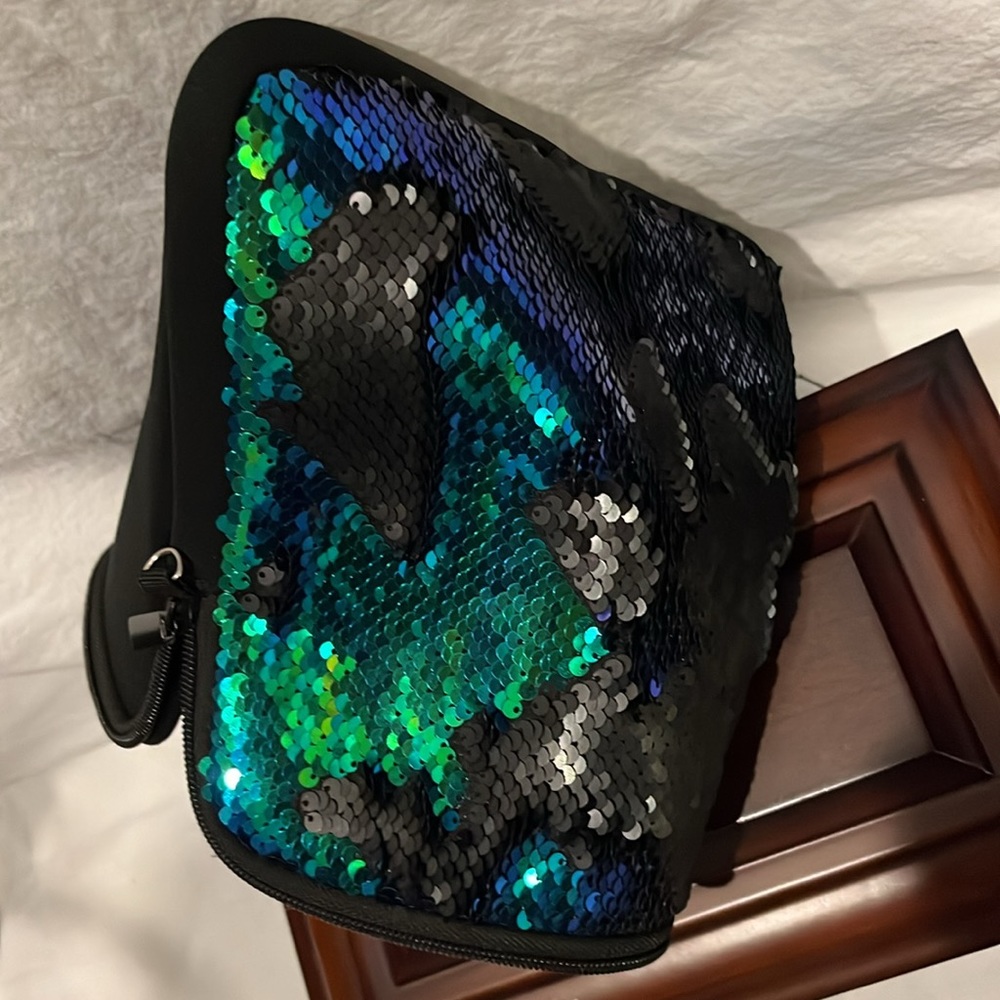 iPad Case - Picture 7 of 7